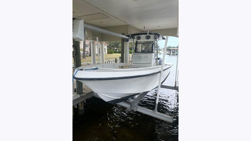 22' 1992 Mako 221 Center Console