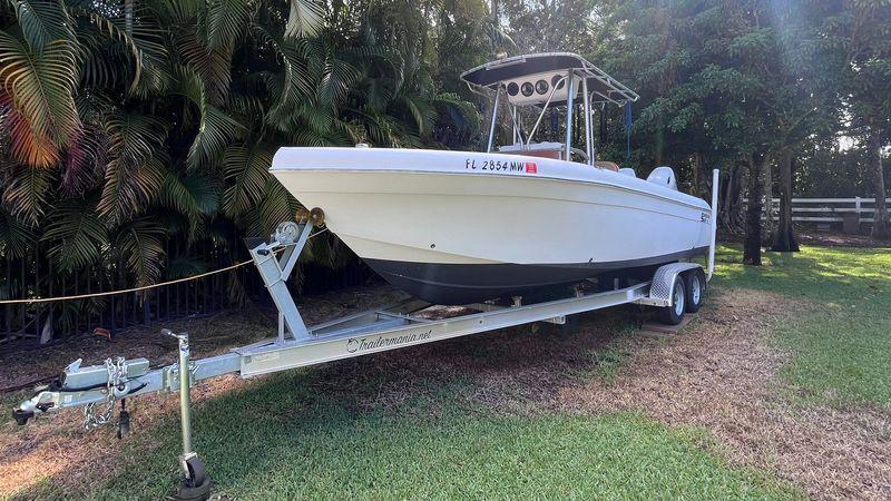 24' 2005 Carolina Skiff 24 Center Console