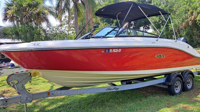 23' 2019 Sea Ray SPX 230 OB