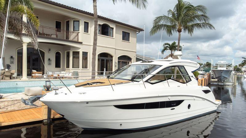 35' 2019 Sea Ray Sundancer 350 Coupe