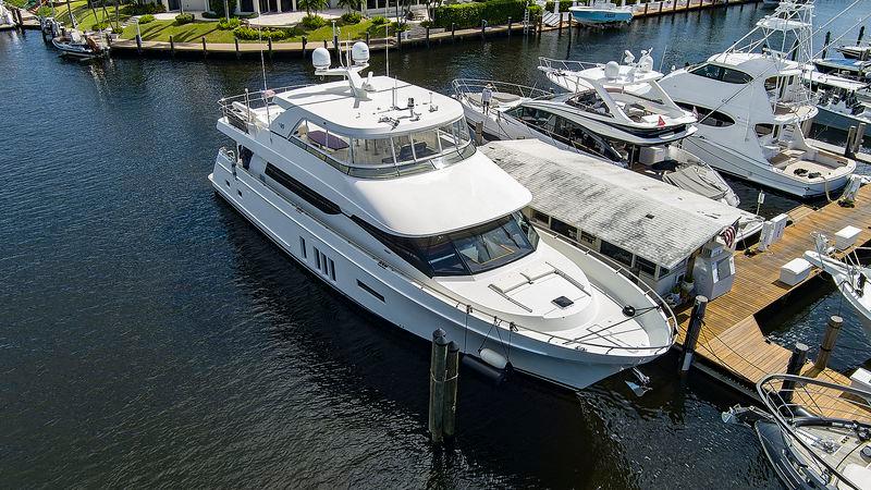 85' 2016 Ocean Alexander 85 E