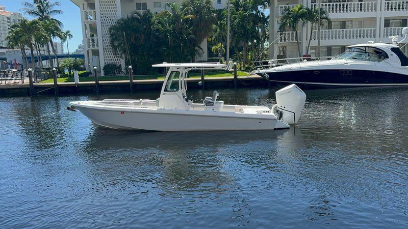 25' 2024 Everglades 253 Center Console