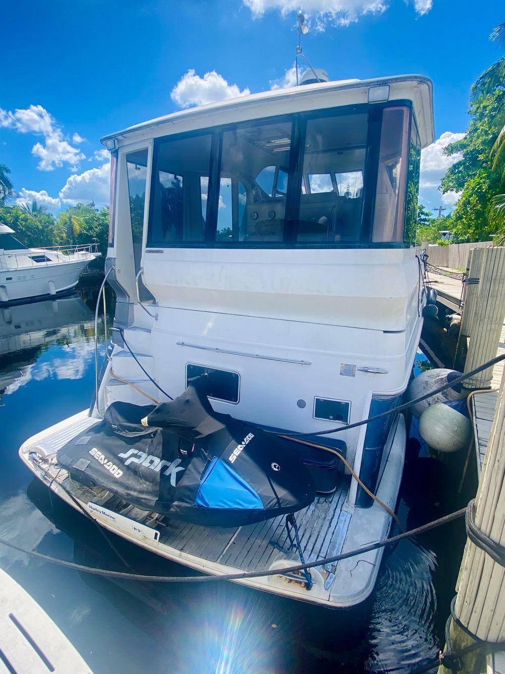 50' 2000 Carver 506 Motor Yacht